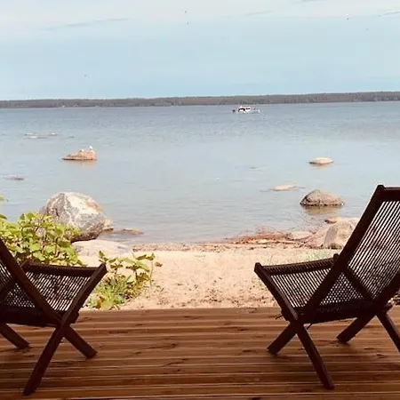 Small Vinter Summer House Lodge