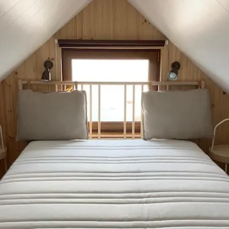 Small Vinter Summer House ロッジ